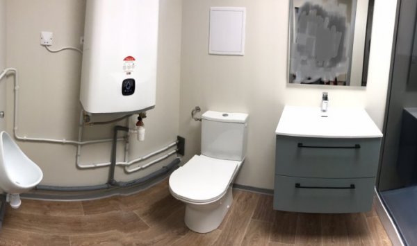 Création d'un espace sanitaire pour les ouvriers d'une entreprise à Pau